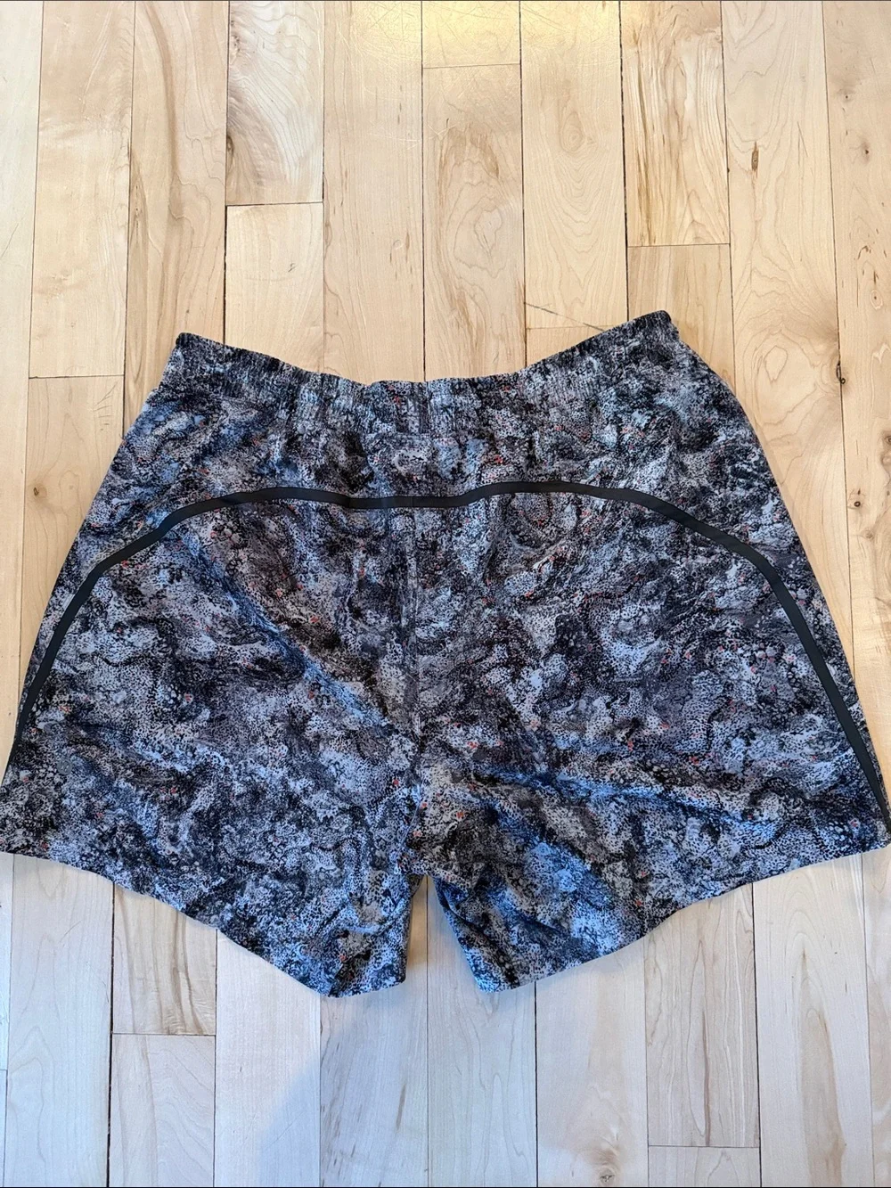 Men’s 6” XXL Lululemon Pace Breaker Shorts - Linerless - Picture 2 of 3